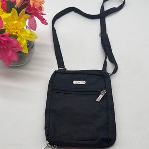 Baggallini Black Crossbody Bag with Zipper NYB8393